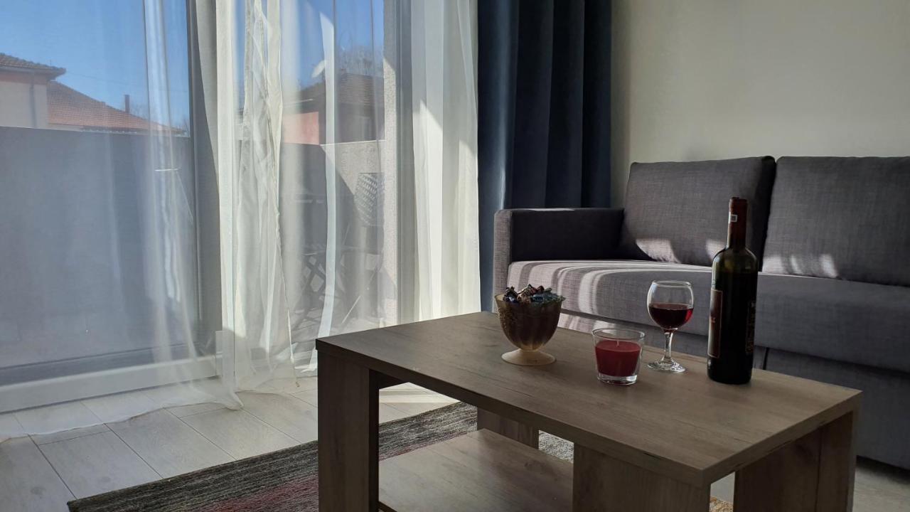 Fim Apartament Lejlighed Hunedoara Eksteriør billede